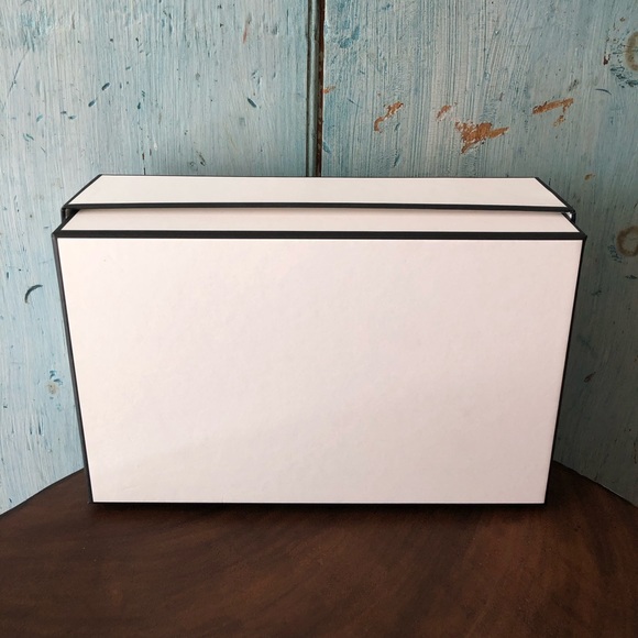 Bundle - CHANEL gift box & tote bag, plus black Chanel envelope for note or card - Picture 6 of 11